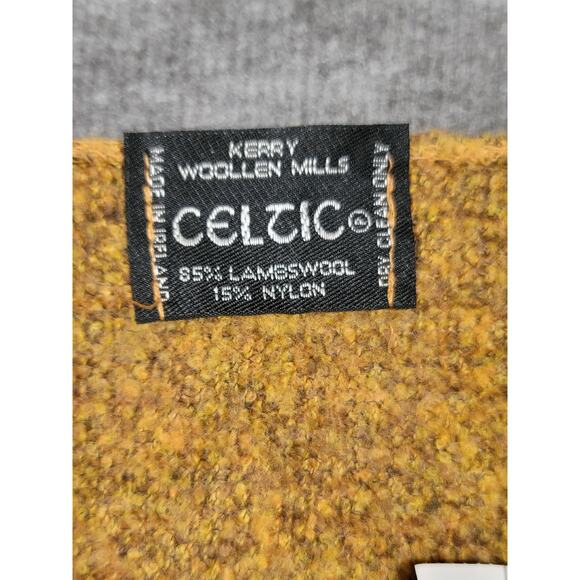 Celtic Kerry Woollen Mills Lambswool Shawl Wrap Fringe Cape Made in Ireland - Picture 3 of 9